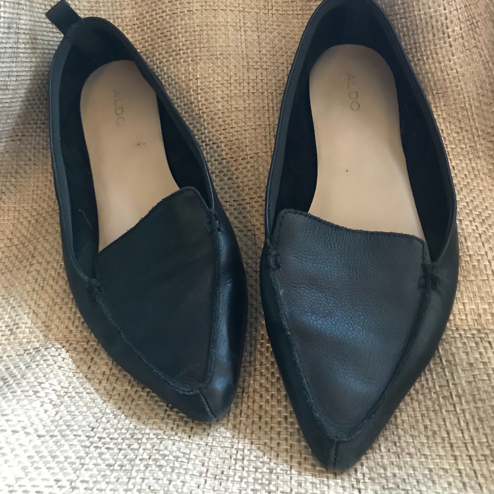Aldo leather flats GUC size 9 black